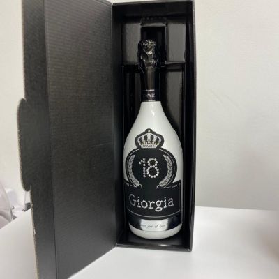 Stampa e Riproduzione di Grafiche Personalizzate su Bottiglie